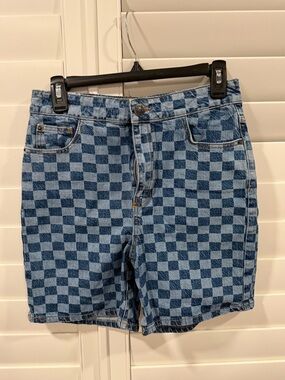 Women small Checkerboard Denim Shorts - Blue